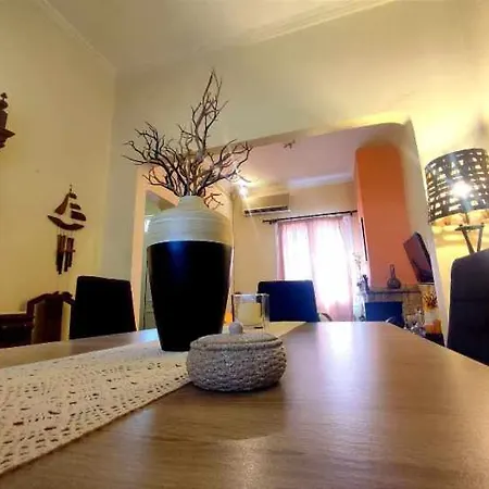 Mina's Veranda 90sqm Apartmán