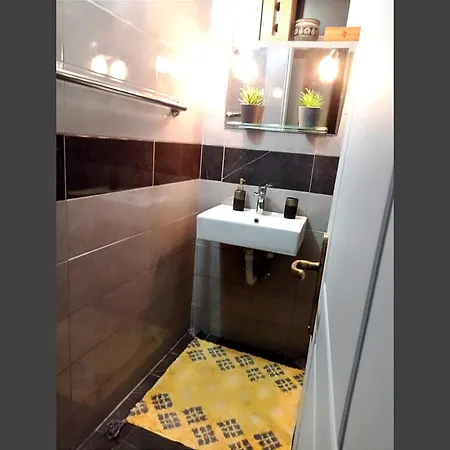 Mina's Veranda 90sqm パトラ