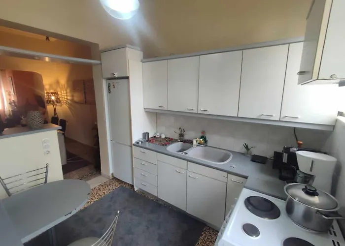 Mina's Veranda 90sqm Апартаменты Патра